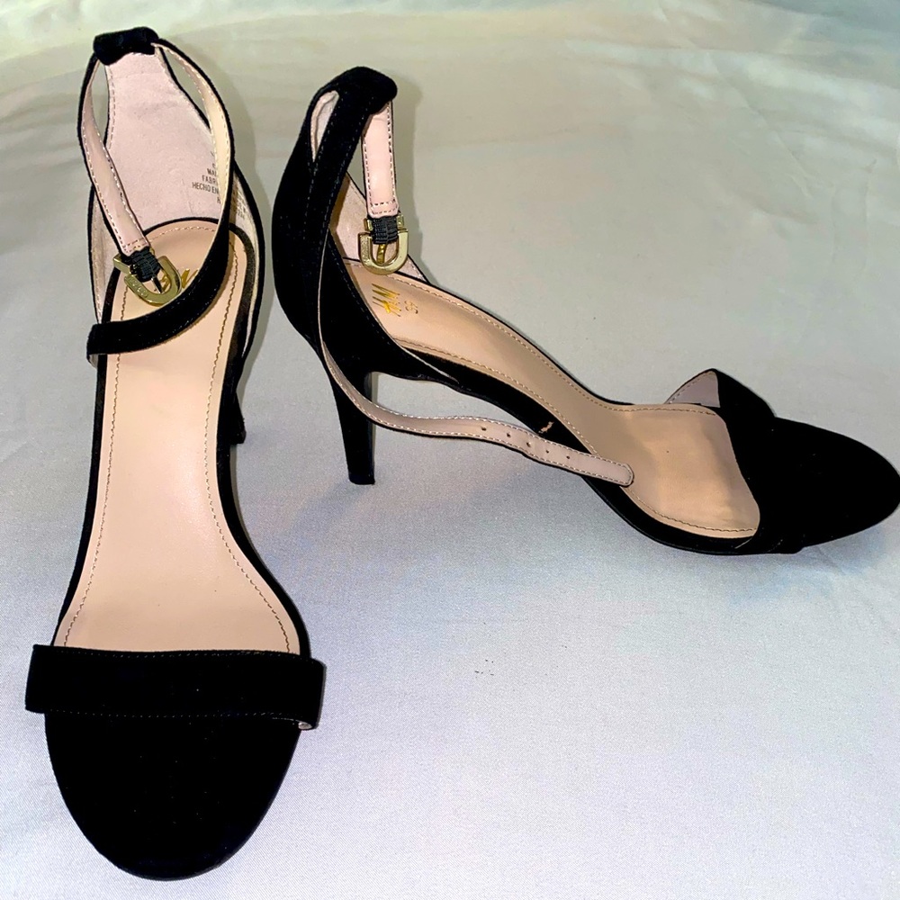 H & M Black Kitten Heels